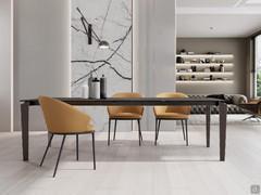 Freddie dining table extending up to almost 3 metres to welcome 8 - 10 guests. Top in black melamine.