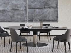 Oval extending table with central base Diva combined with Velis chairs