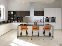 Bespoke kitchen with island, customizable to fit your space