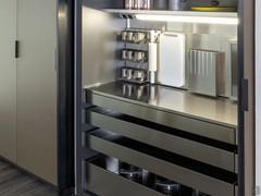 Extendable steel worktop and drawers