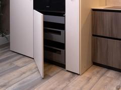 Base unit with pull-out drawers and baskets equipped with telescopic slides