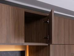 Capacious upper hinged wall units with custom height