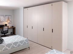 Lacquered wardrobe with folding doors Driver Wide closed, with compass hinges in moka shine finish