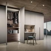 Player modern bridge wardrobe with matt lacquered Arena Mind hinged door, total height 255,1 cm and central positioning