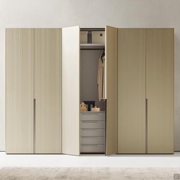 Midley Wide hinged wardrobe with lacquered recess grip