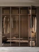 Arctic Wide wardrobe equipped with shelves and hangers, ideal in a bedroom or as a walk-in wardrobe in a dedicated room