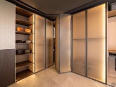 Driver Wide folding corner wardrobe with corner doors featuring the characteristic folding mechanism