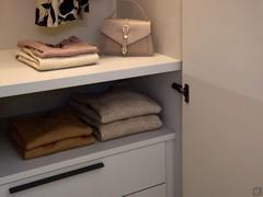 Shelves and drawer units are available in the interior equipment tab to complete and customise your Ocean Wide wardrobe