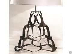 Pinha table lamp - detail of the structure in bronze finish