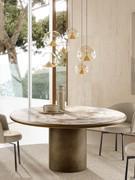 Lola lamp in brushed gold with round Hidalgo table with ceramic top