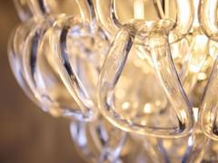 Detail of the particular hook shape of the crystal pendants of the Giogali lamp