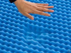 Detail of Memory Breeze (summer side) memory foam layer