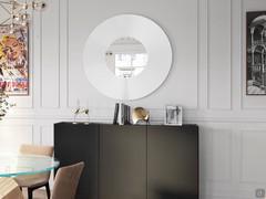 Round mirror Crop with white matte lacquered exterior decoration