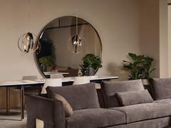 Round steel-framed mirror Rodin by Cantori, the perfect complement for an elegant living room