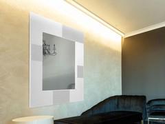 Square mirror Field, also available in white matte lacquer finish