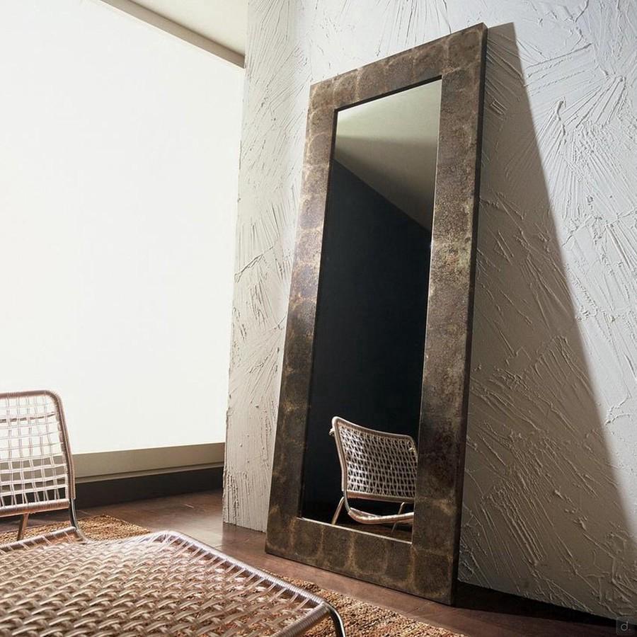 Kumi vertical mirror with oxidized pure silver frame