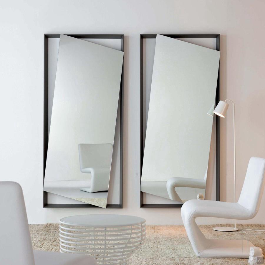 Hang Up mirror with minimal frame