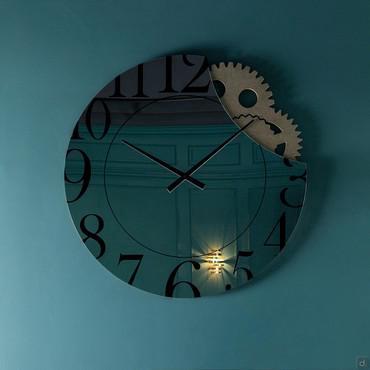 Memphis Mirror Clock with Cogwheel Design