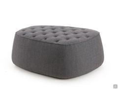 Fabric-covered pouf Cobalto Capitonné in the shaped pattern 105x68 cm