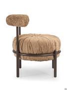 Side view of Mignon pouf model with adjustable raised backrest