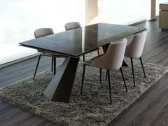 Extending glass ceramic table and upholstered chairs Shore and Count outlet