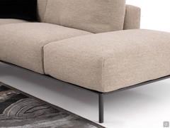 Detail of the panoramic side unit with additional ottoman on a 17 cm high aluminium base