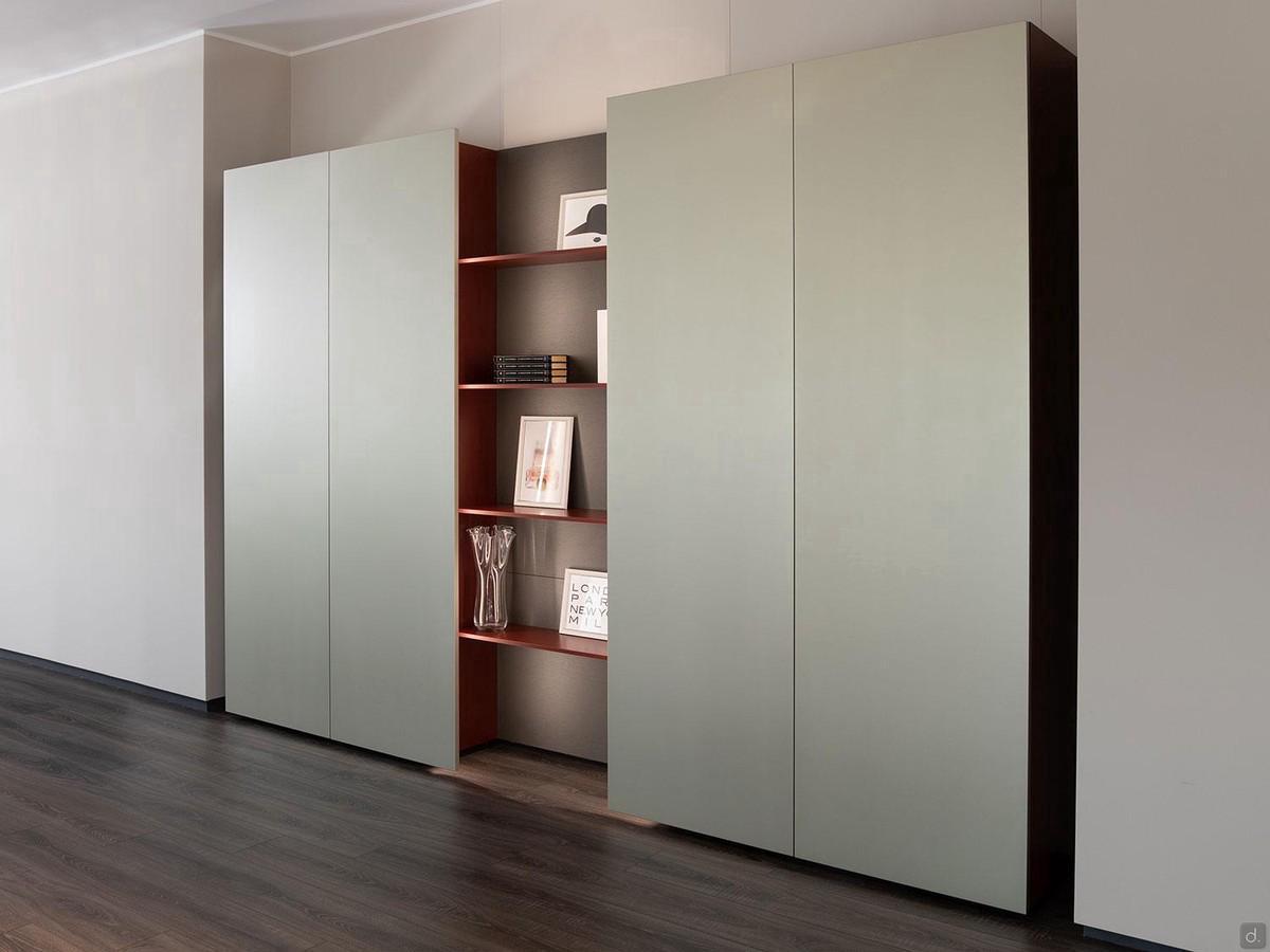 Plan 31 outlet big entry closet with wardrobe, pantry, storage space for silverware and various knick-knacks