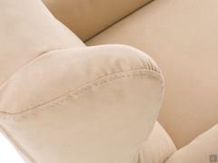 Detail of the comfortable, enveloping backrest of the Iris outlet relaxation armchair