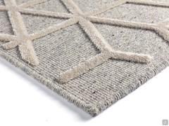 Detail of the Malaga rug in the Beige-White variant