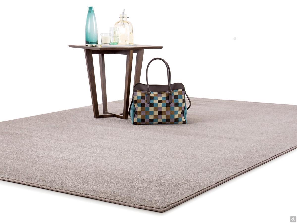 Anversa tailor cut one coloured rug