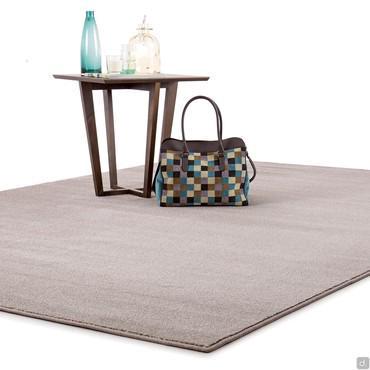 Anversa tailor cut one coloured rug