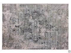 Vanity antique-effect patterned carpet in shades of grey