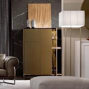 Apotema comes also with lacquered wooden frontal panels for a contemporary design