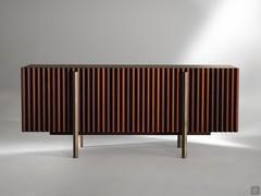 Credenza moderna in legno con ante dogate Virtuo