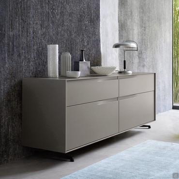 Maine lacquered sideboard with recessed grip, base with shaped feet