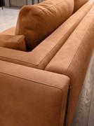 Details of the double perimeter structure of the sofa