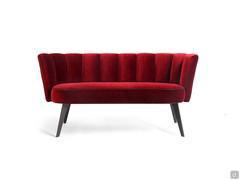 Divanet 2-seater shell Petra in red velvet