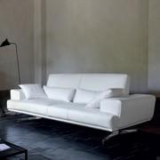 Axel sofa with sliding backrests in white fabric