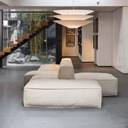 Peanut B sectional sofa with modern design