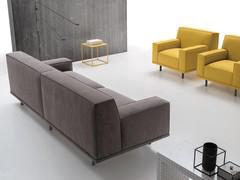 Aliseo comfortable sofa with wide, low armrests, available as a linear sofa or with chaise longue