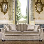 This classic sofa has an elegant style perfect for classic and luxury homes - central part with striped fabric