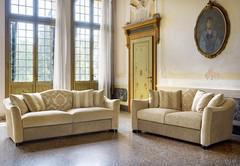 This classic sofa has an elegant style perfect for classic and luxury homes