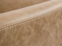 Detail of the Retrò 300 leather upholstery