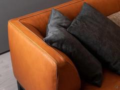 Goya sofa with elevated comfort and high-quality stitching - 100% Made in Italy