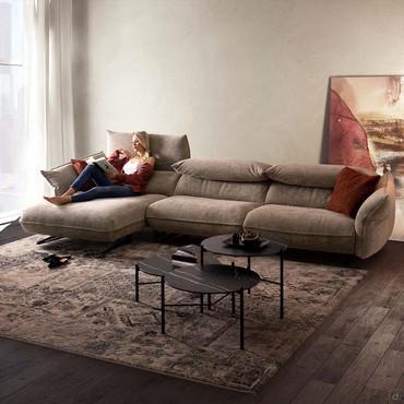 Exeter modern sofa with adjustable headrest