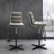 Dama swivel stool with spokes