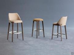 Wooden stools Velis with upholstered seat with or without backrest, for kitchen countertops or bar counters