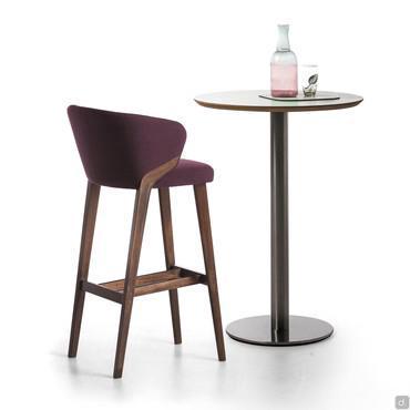 High-back bar stool with armest Matilde