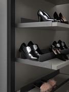 Shoe rack with heel supports in moka shine painted metal