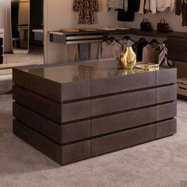 Horizon Lounge center island with drawers